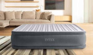 Надувная кровать INTEX 64414 Comfort-Plush High Rise 152х203х46 см., с встроенным насосом 220 В